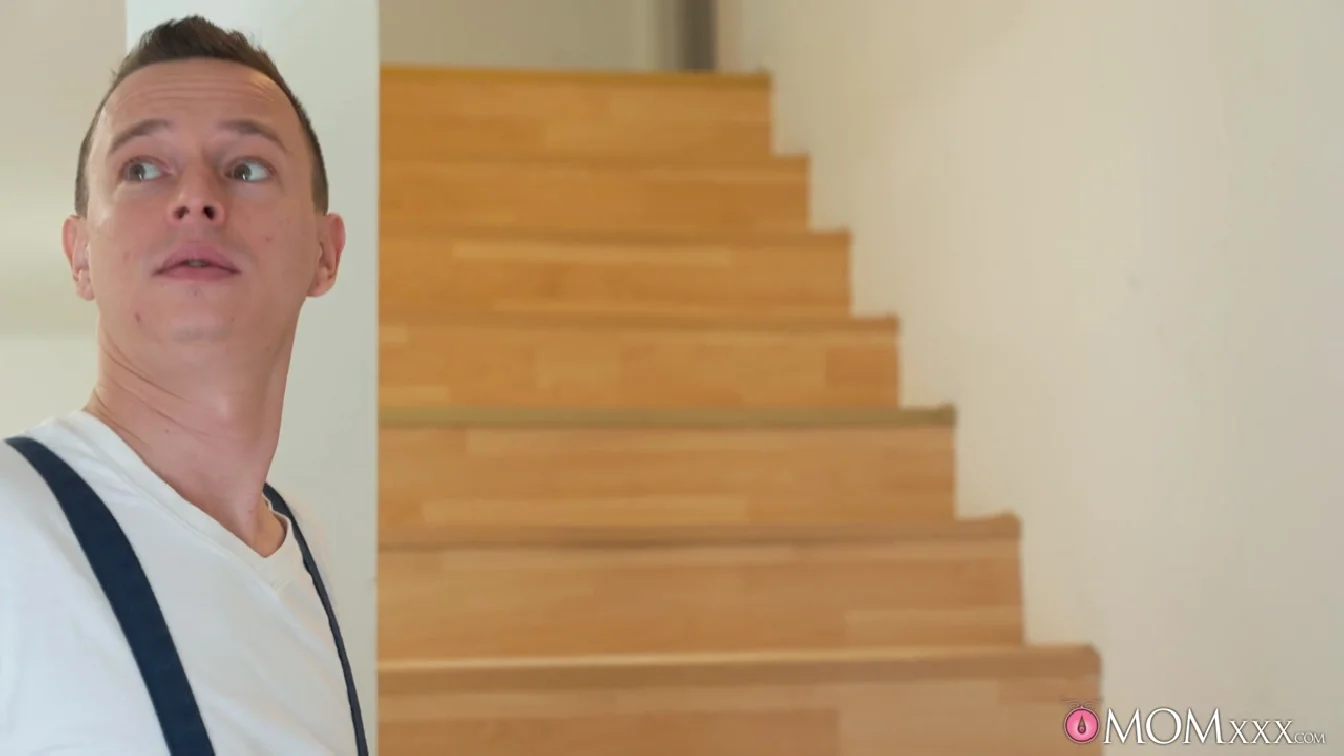 MomXXX Mia Moone XXX